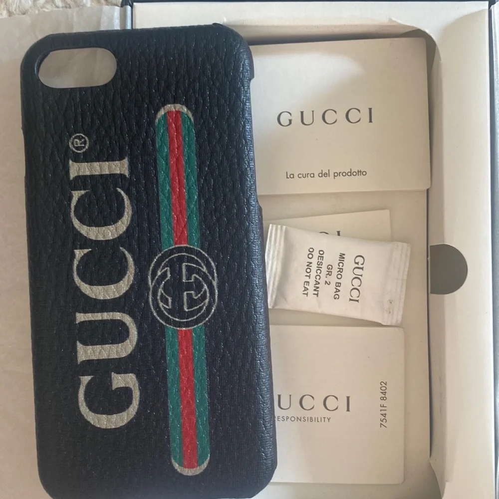 (CFL) Authentic Gucci iPhone 7/8 SE iPhone Case, New in Box